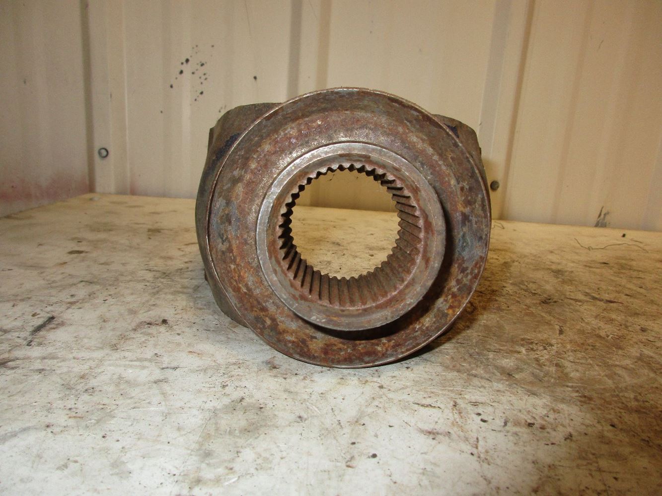Eaton RS381 Stock 21401704 Differential Yokes TPI eaton-rs381-stock-21401704-differential-yokes-tpi