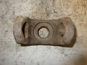 Used Eaton RS381 Differential Yoke (Stock #21401698)) Part Image