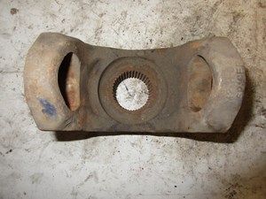 Used Eaton RS381 Differential Yoke (Stock #21401705)) Part Image