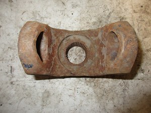 Used Eaton RS381 Differential Yoke (Stock #21401704)) Part Image