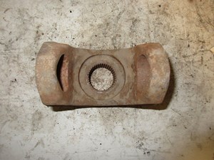 Used Eaton RS381 Differential Yoke (Stock #21401708)) Part Image