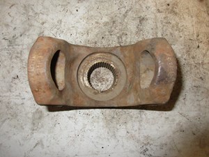 Used Eaton RS381 Differential Yoke (Stock #21401699)) Part Image