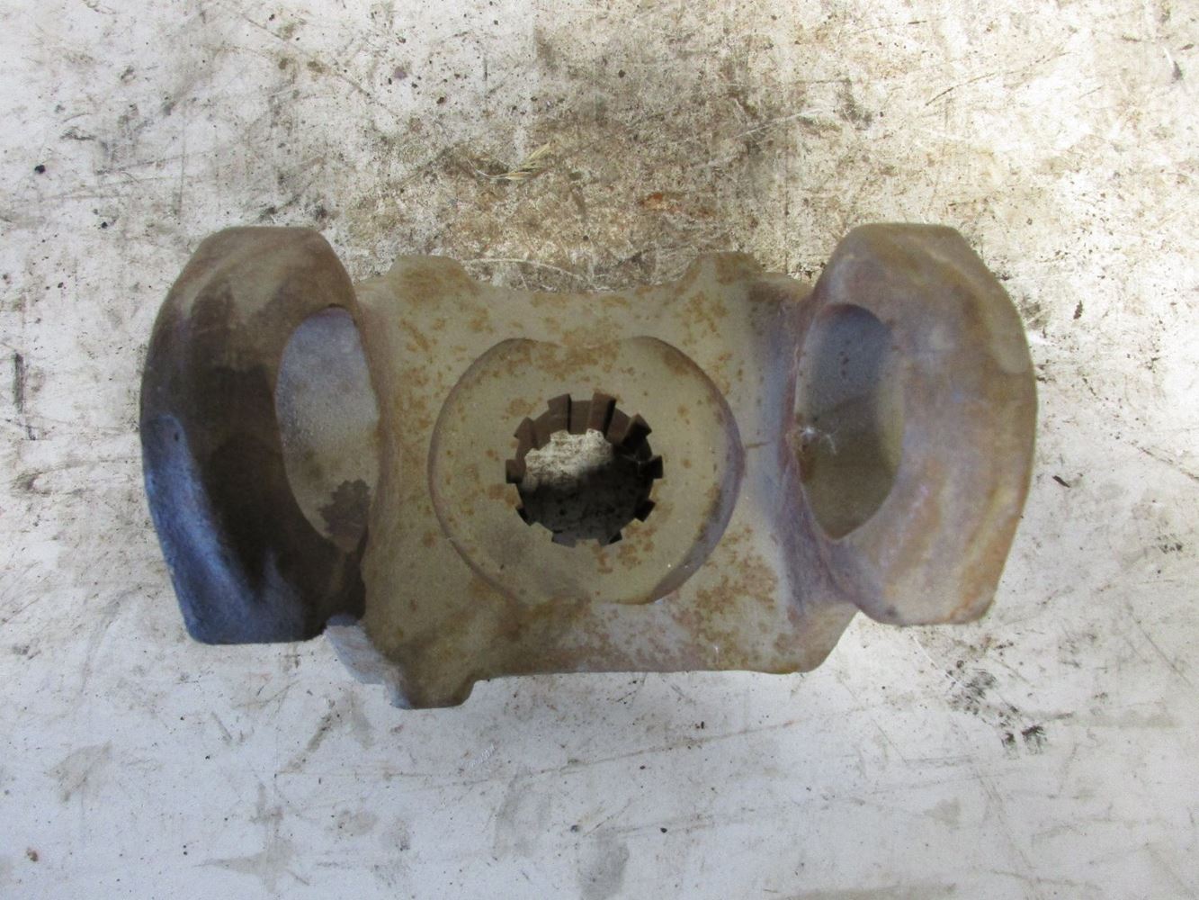 Used Meritor/Rockwell Transmission Yoke for sale Chamberlain South