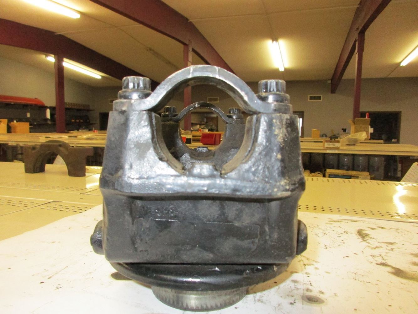 Used Meritor/Rockwell RD20145 Differential Yoke for sale Chamberlain