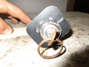 Used Ignition Switch (Stock #21401519)) Part Image