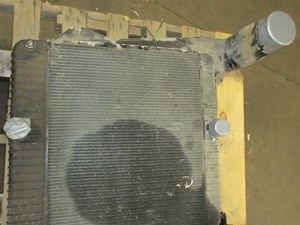 Used Radiator (Stock #21400584)) Part Image