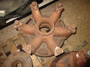 Used Hub (Stock #21400775)) Part Image