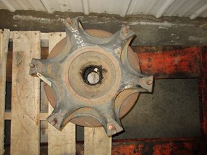 Used Hub (Stock #21400767)) Part Image