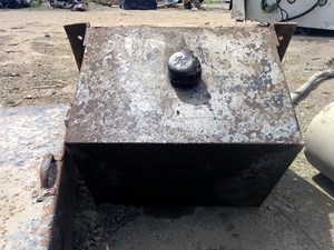 Used 1996 GMC TOPKICK Hydraulic Tank (Stock #gm-0398-2)) Part Image
