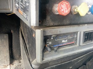 Used 1999 Mack CH613 Heater/AC Control Assy (Stock #MK-0410-24)) Part Image