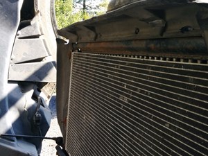 Used 2003 Volvo VNL Radiator Image