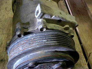 Used 2006 Mack CX 613 A/C Compressor (Stock #MK-0404-35)) Part Image