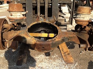 Used 1993 Eaton DS461 Axle Housing (Front) (Stock #FH-0262)) Part Image