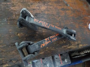 Used 1995 Ford LTA9000 AeroMax Hood Latch (Stock #11915-4)) Part Image