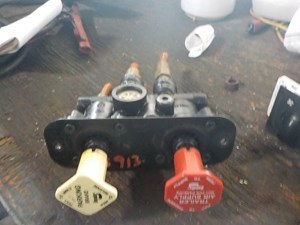 Used 1998 Ford STERLING Dash Control Module (Stock #35913-21)) Part Image