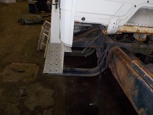 Used 1999 Freightliner FL60 Step (Stock #06216-6)) Part Image
