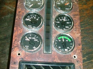 Used 1999 International 9200 Instrument Cluster (Stock #05715-8)) Part Image