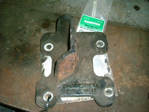 Used Kenworth T600 Engine Mount (Stock #21113422)) Part Image