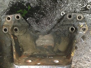 Used Engine Mount Image