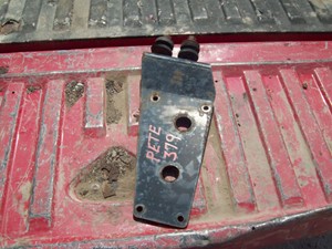 Used Peterbilt 379 Hood Hinge (Stock #21113196)) Part Image