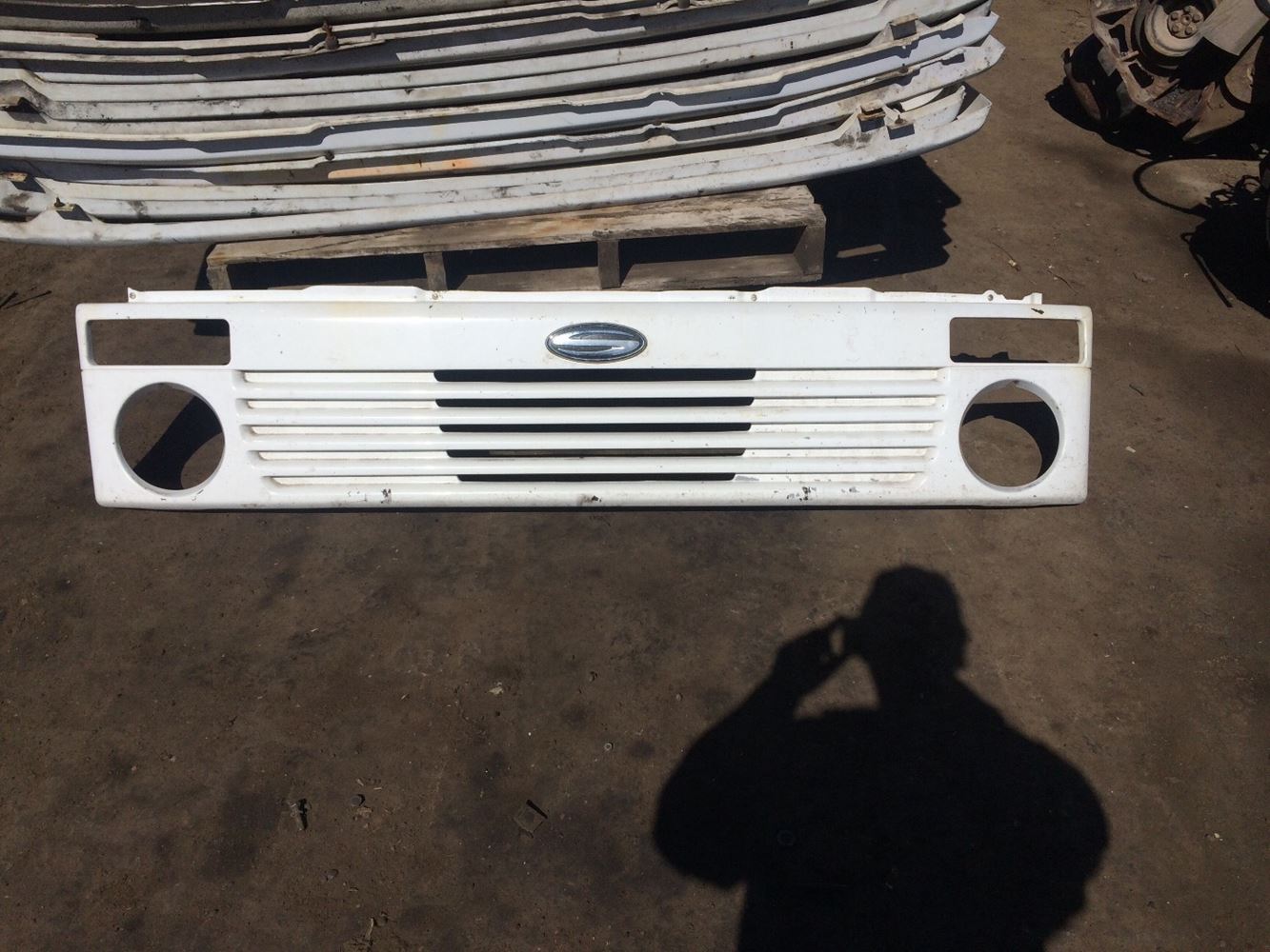 2003 Sterling SC8000 (Stock #3565) | Grilles | TPI sterling truck wiper motor wiring 