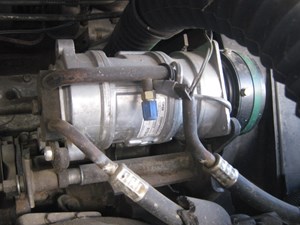 Used 1982 GM/Chev (HD) P30 A/C Compressor (Stock #596-10)) Part Image