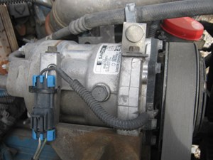 Used 2003 International 4200 A/C Compressor (Stock #552-12)) Part Image