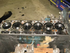 Used 2003 International DT466 Engine Core (Stock #553-31)) Part Image