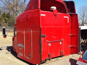 Used 2006 Peterbilt 386 Sleeper (Stock #396-23063596)) Part Image