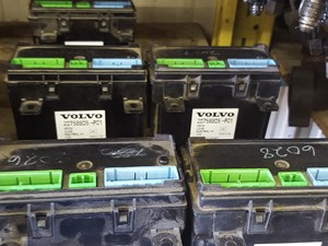 Used Volvo VNL Dash Control Module Image