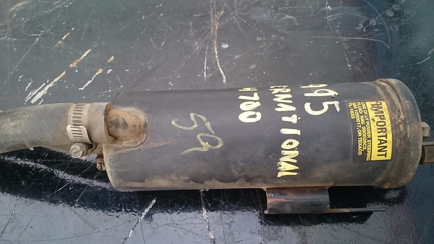 1995 International 4700 (Stock SV5136) Power Steering Reservoirs TPI