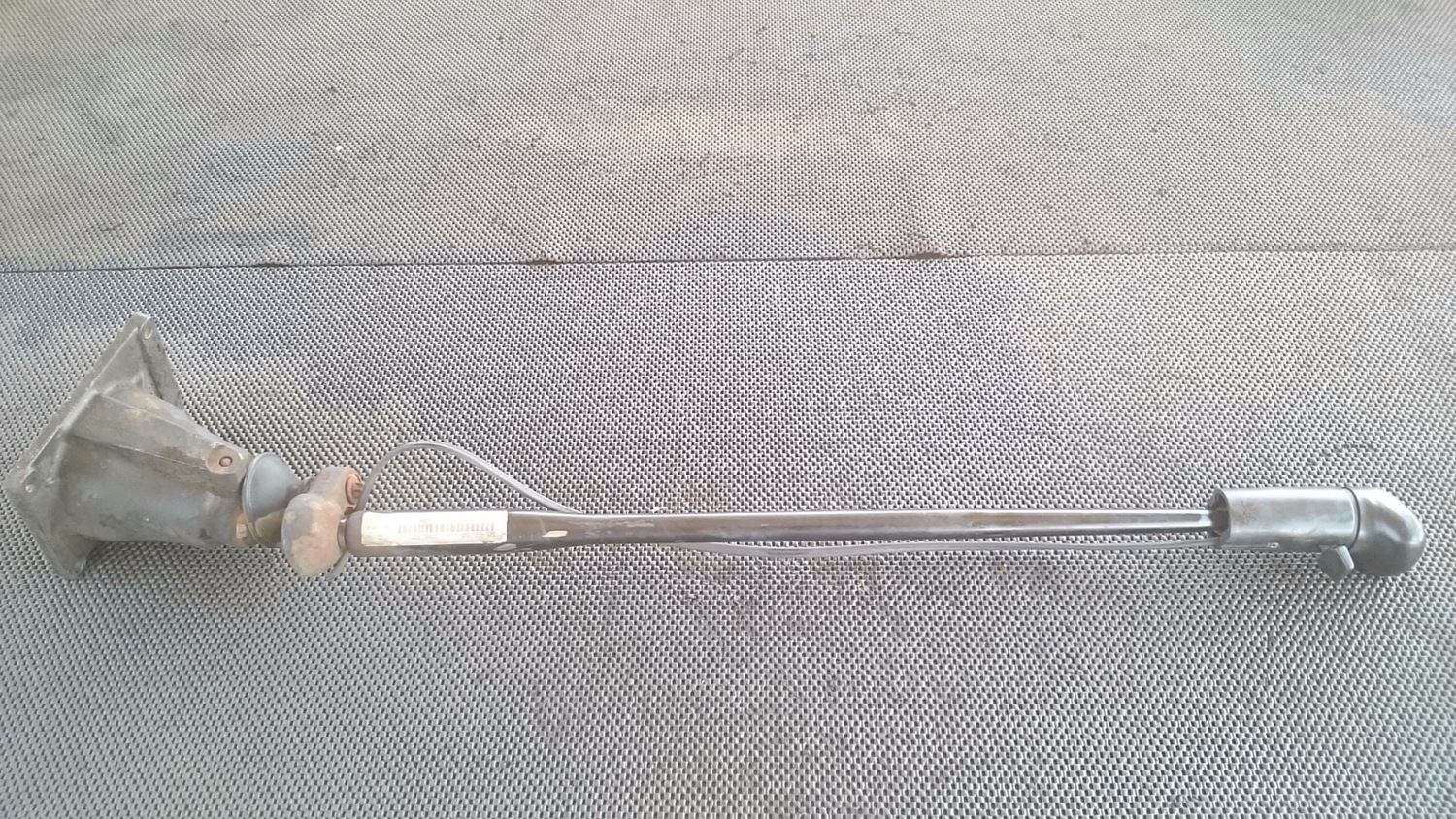 SV-771-6. EATON FULLER GEAR SHIFTER, WITH HIGH-LOW GEAR SELECTION, FROM A 10-SPEED FRO-15210C.