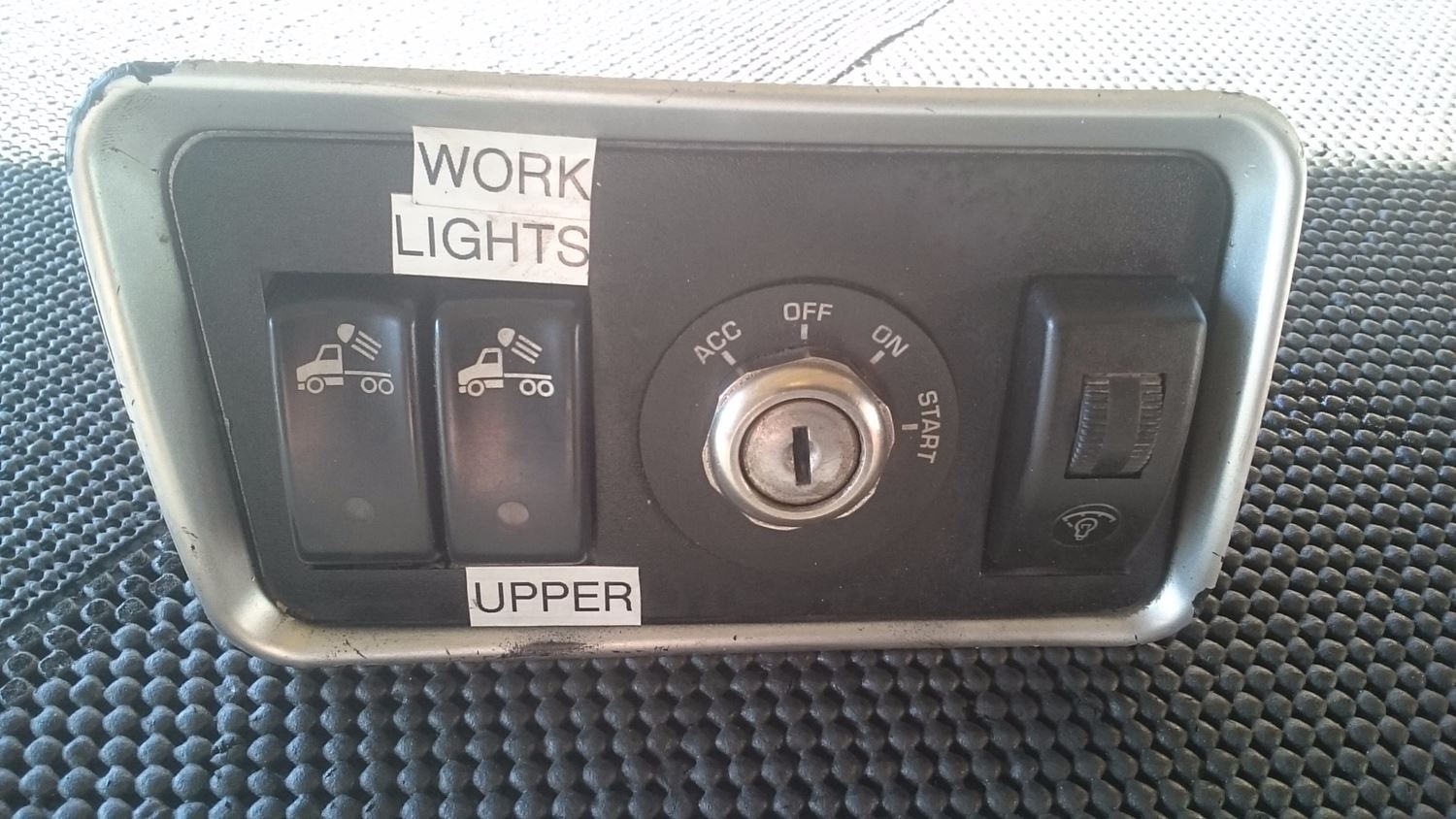 2007 Kenworth T800B (Stock 10476) Ignition Switch TPI