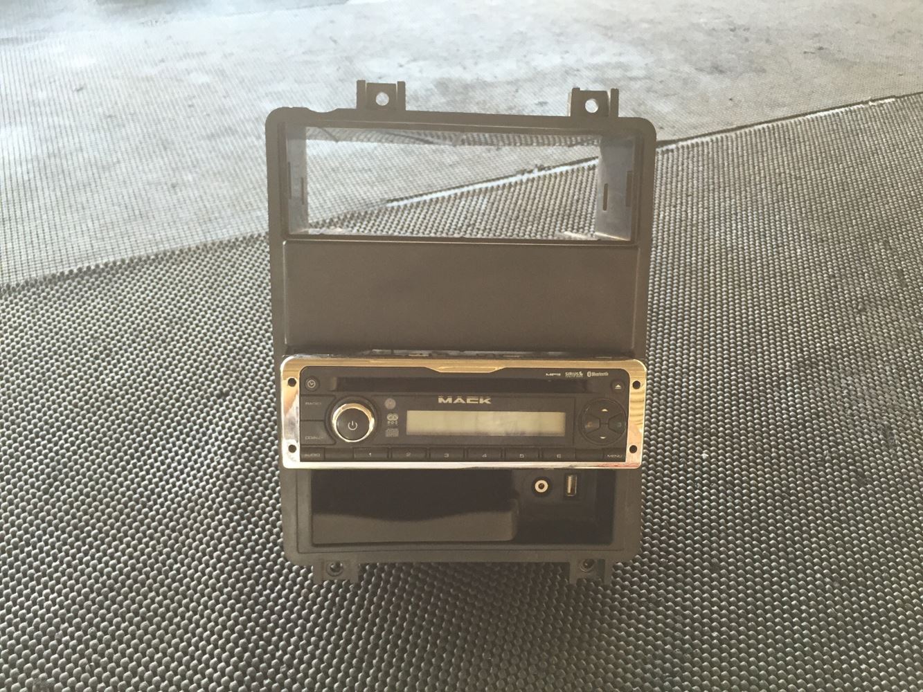 Radios New and Used Parts American Truck Chrome