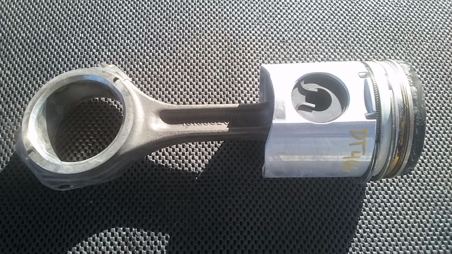 International DT466 (Stock 13470) Pistons and Rods TPI