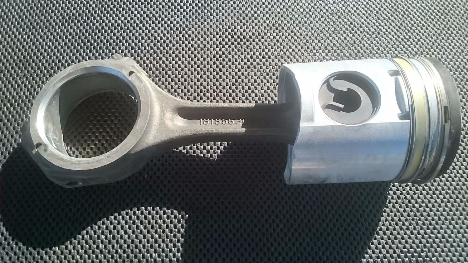 International DT466 (Stock 13472) Pistons and Rods TPI