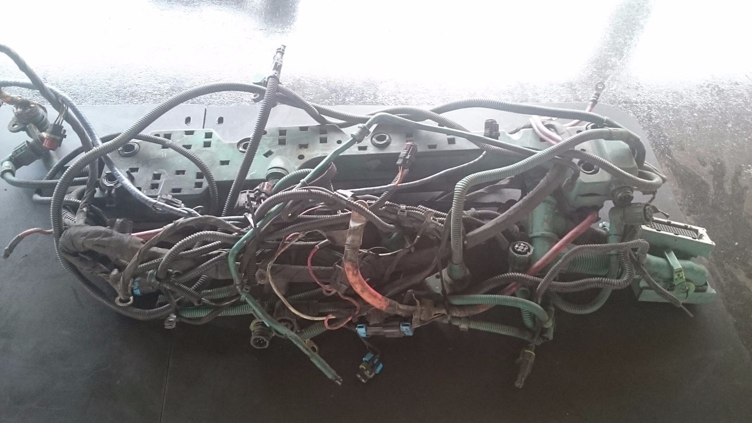 ENGINE WIRING HARNESS FOR A VOLVO ENGINE.