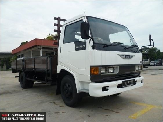 Image 3 of part Used 2010 Freightliner FLD120 CLASSIC Hood
