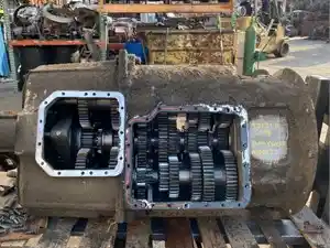 Core Mack T318LR Transmission Assy (Stock #100277)) Part Image