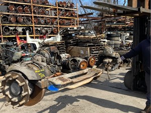 Used Mack Front Axle, Complete Image