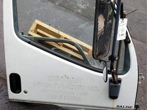 Used 2000 MITSUBISHI FUSO FE649 Door (Stock #8193)) Part Image