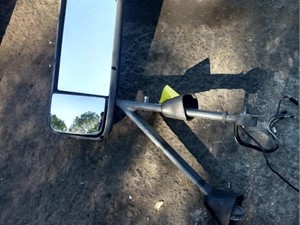 Used 2008 KENWORTH T600A Mirror Image