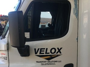 Used 2015 FREIGHTLINER CASCADIA 125 Door (Stock #11249)) Part Image