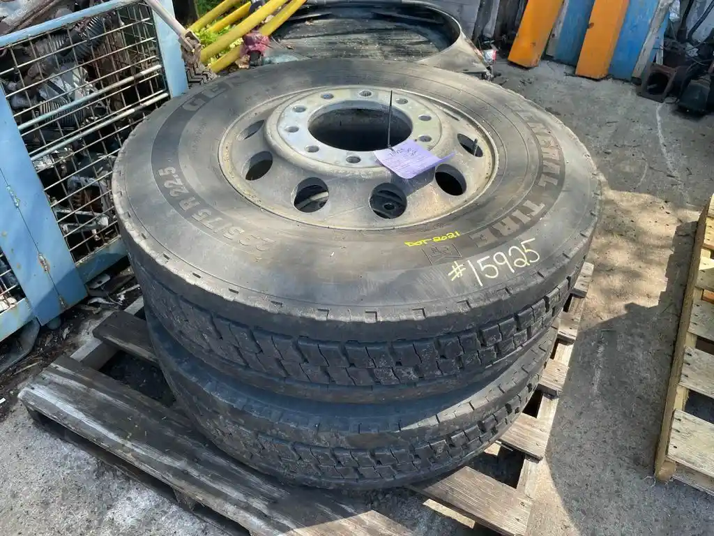 Used 295/75/R22.5 Tire for sale Enfield Connecticut United States
