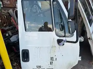 Used 2018 INTERNATIONAL DURASTAR 4300 Door (Stock #14517)) Part Image