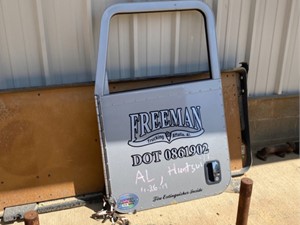 Used 2014 Peterbilt 386 Door (Stock #1104)) Part Image