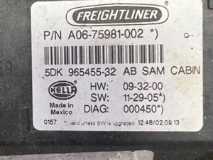 Used 2015 Freightliner Cascadia Fuse Box (Stock #1395)) Part Image