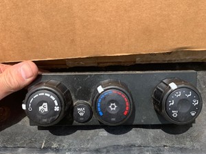 Used 2018 International LT625 Combination Switch (Stock #862)) Part Image