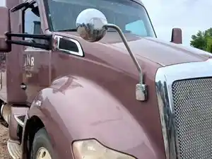 Used Universal Kenworth T680 Hood Image
