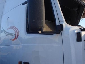 Used 2005 Volvo VNL Door (Stock #VNL-1894-1)) Part Image
